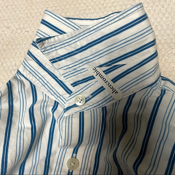 Abercrombie Boy’s Blue Stripes Cotton Button-Down Shirt Size M - Picture 9 of 9
